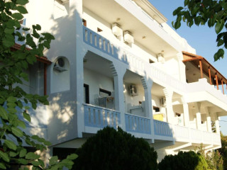 LOFOS HOTEL PLAKIAS
