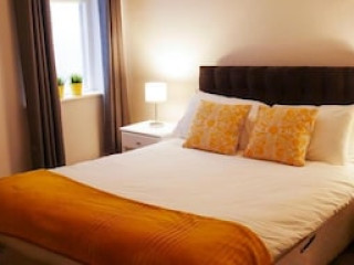 LONDON QUEENS EUROSTAR KINGS CROSS