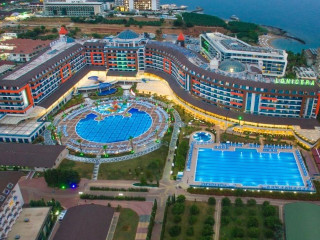Lonicera World Resort & Spa Hotel