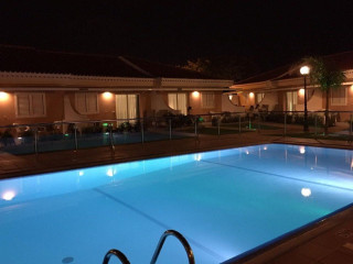 LOS LEONES BUNGALOWS