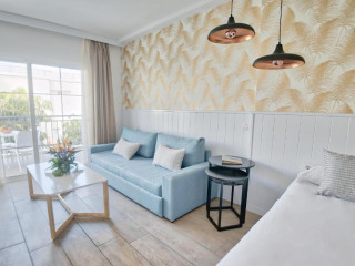 LOS OLIVOS BEACH RESORT