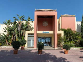 Louis Apostolata Island Resort