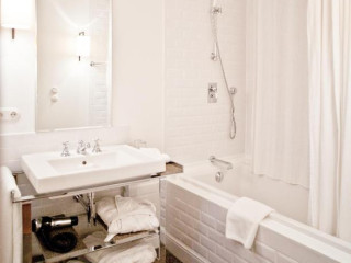 Louis Hotel