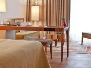 Louis Hotel