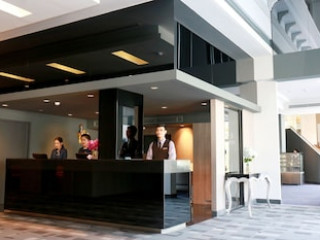 LOUIS' TAVERN HOTEL DON MUANG