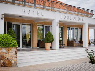 Louloudis Hotel 