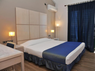 LOUTRAKI PLAZA HOTEL