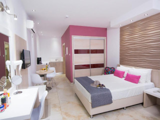 Loutsiana Deluxe Apartments