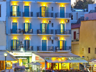 Lucia Hotel