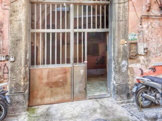 LUCKY HOUSE IN NAPLES