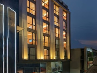 LUMEN BANGKOK UDOMSUK STATION