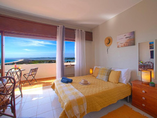 Luna Alvor Bay