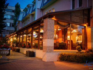 Luna Hotel
