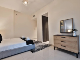 Luxe 1Bed Apt - Balcony & View