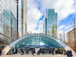Luxurious Lanterns Court Two-Bedrooms Apartments