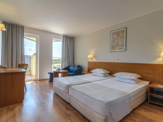 Orchard Rendezvous Hotel