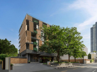 Madi Paidi Bangkok, Autograph Collection