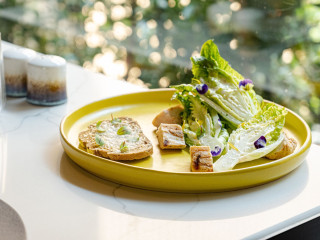 Madi Paidi Bangkok, Autograph Collection