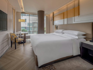 Madi Paidi Bangkok, Autograph Collection