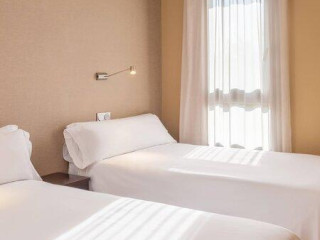 Madrid Airport Suites, Affiliated by Meliá
