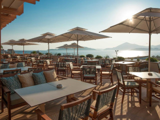 Maestral Resort & Casino