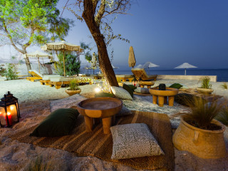 MAKO Sea & Suites