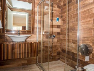 BAAN MAI GUEST HOUSE