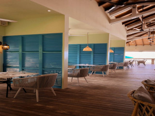 Malahini Kuda Bandos Resort