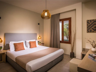 MARITIMO LUXURY APARTHOTEL