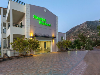 MANOS PALACE