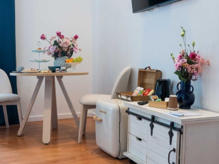 MARELUNA ROOMS