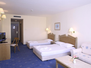 MARINA ROYAL PALACE