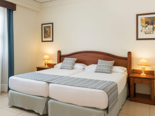 Krabi Inn & Omm Hotel