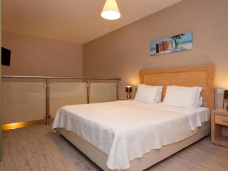 Mary's Residence Suites