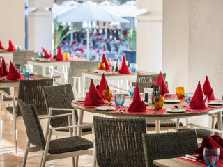 Mauricia Beachcomber Resort & Spa