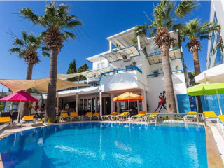 MaxSea Beach Hotel