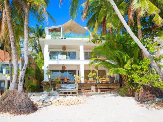 Mayumi Beach Villa