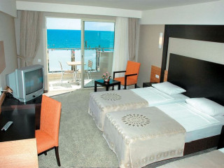 VILLA AZUR CAP D#039;AIL (17 KM FROM NICE)