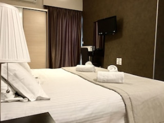 MC QUEEN HOTEL