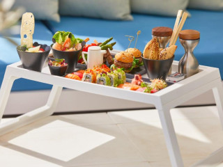 Media One Hotel Dubai