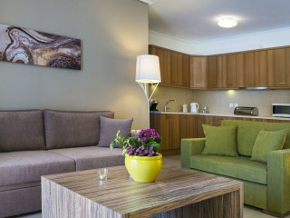 Meliti Waterfront Suites