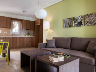 Meliti Waterfront Suites