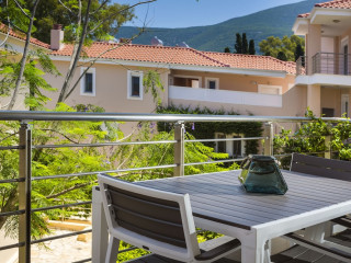 Meliti Waterfront Suites