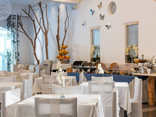 Meltemi Village Santorini