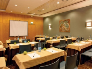 MERCURE LISBOA ALMADA