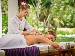 Mercure Maldives Kooddoo Resort