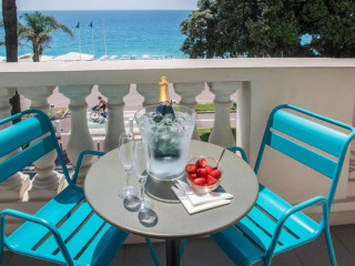 Mercure Nice Marche aux Fleurs