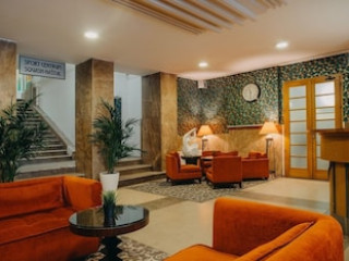 METROPOLITAN OLD TOWN