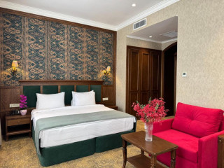 MIDWAY HOTEL (SUPERIOR)