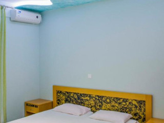 Milonas House Apartments